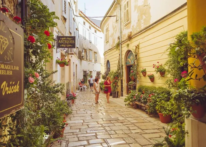 Bijela Uvala - Roan Parque de Campismo *